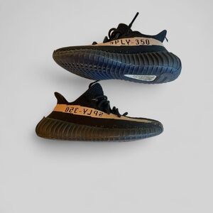 Yeezy 350 boost carbon